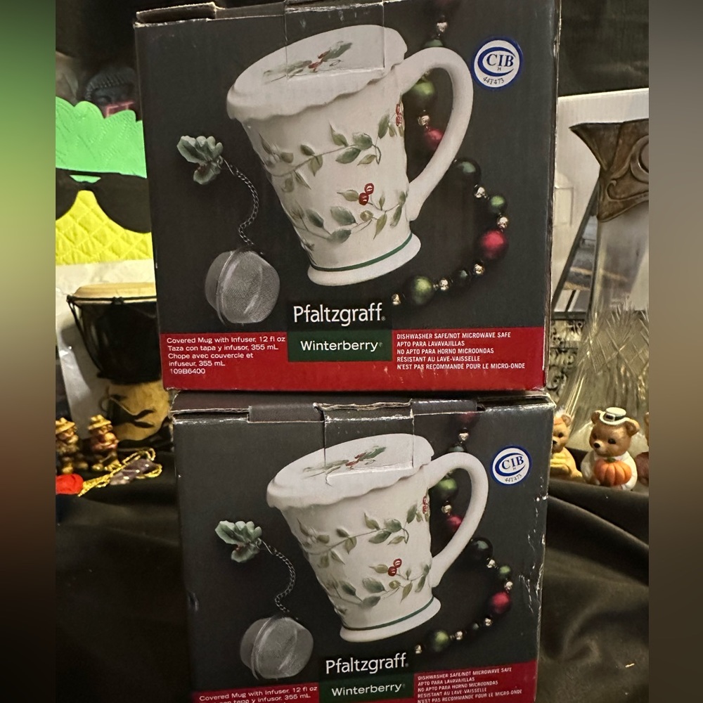 2 Pfaltzgraff Christmas Winterberry Covered Mug + Stainless Steel Tea Infuser